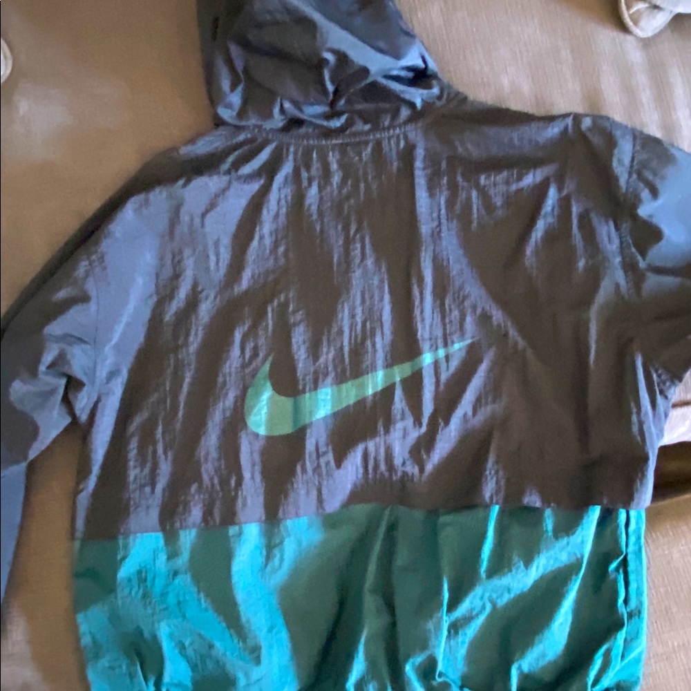 Lightweight wind breaker Water resistant